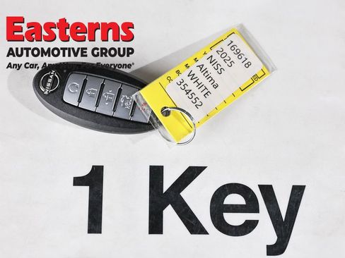 Used 2025 Nissan Altima 2.5 SV image 25