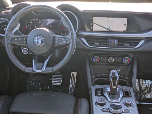 Used 2024 Alfa Romeo Stelvio AWD image 29