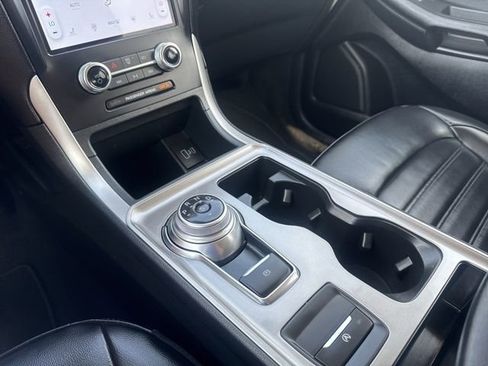 Used 2024 Ford Edge SEL image 16