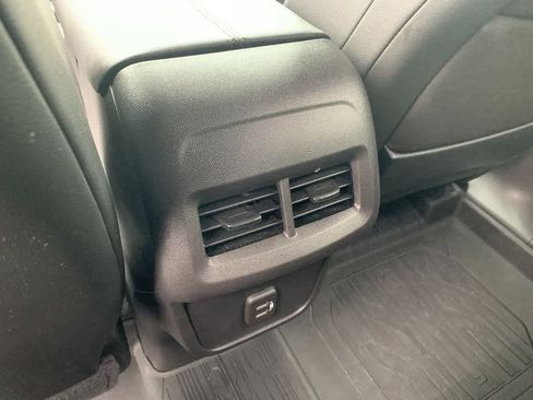 Used 2024 GMC Terrain SLT w/ Infotainment Package II AWD/4WD image 22
