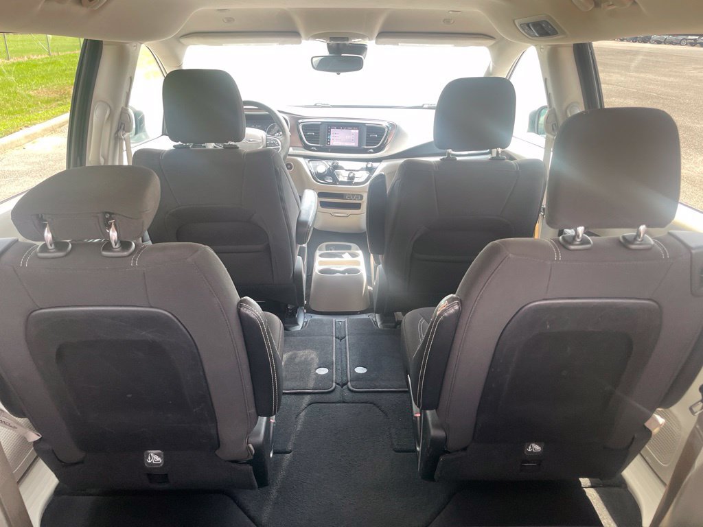 Used 2023 Chrysler Voyager LX FWD image 14