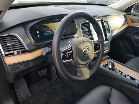 Used 2023 Volvo XC90 B6 Plus image 12