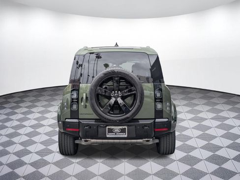 New 2026 Land Rover Defender 110 X-Dynamic SE AWD/4WD image 4