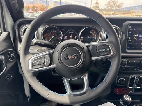 Used 2023 Jeep Wrangler Unlimited Rubicon 4xe w/ Cold Weather Group AWD/4WD image 16