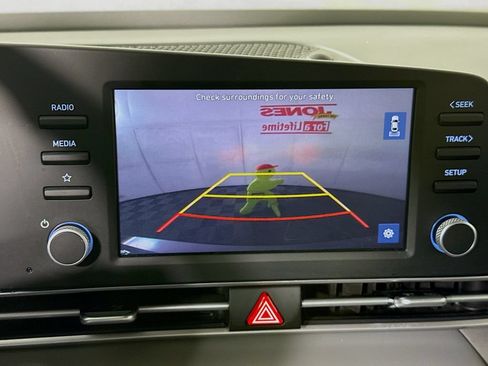 Used 2023 Hyundai Elantra SEL w/ Cargo Package FWD image 6