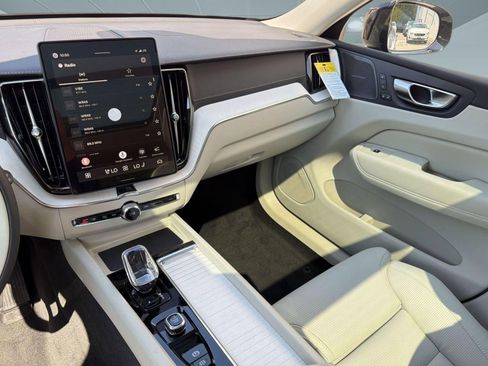 New 2026 Volvo XC60 B5 Ultra w/ Climate Package AWD/4WD image 26