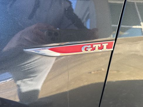 Used 2017 Volkswagen GTI S image 12