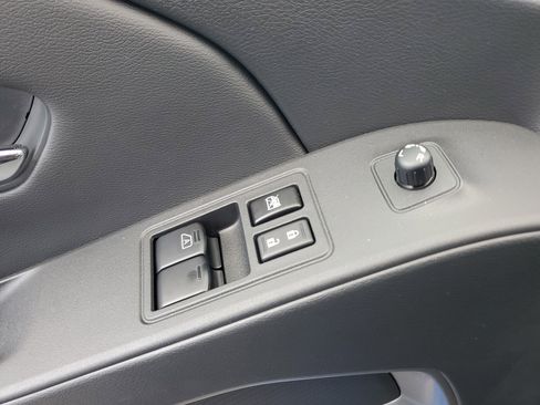 New 2025 Nissan Frontier SV image 19