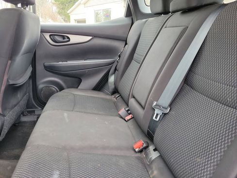 Used 2020 Nissan Rogue Sport S image 9