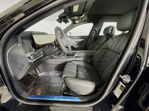 New 2026 BMW 740i w/ Premium Package image 22