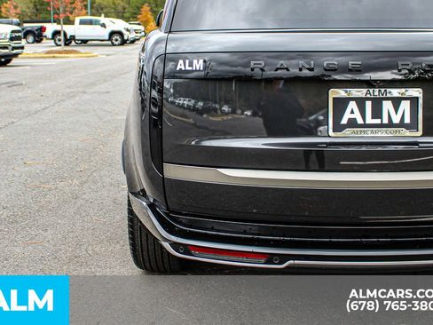 Used 2023 Land Rover Range Rover SE image 13