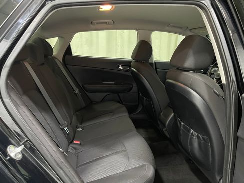 Used 2018 Kia Optima LX w/ 17" Alloy Wheels Package image 28