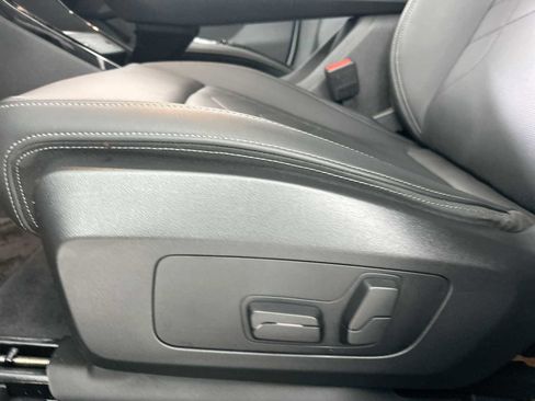 Used 2025 BMW X2 xDrive28i w/ Technology Package image 14