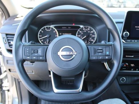 Used 2023 Nissan Rogue SV FWD image 18
