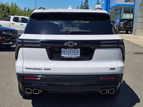 Used 2024 Chevrolet Traverse RS w/ LPO, Floor Liner Package AWD/4WD image 4