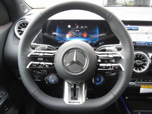 New 2025 Mercedes-Benz GLA 35 AMG 4MATIC image 29