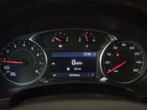 Used 2023 GMC Terrain SLT w/ Tech Package FWD image 10