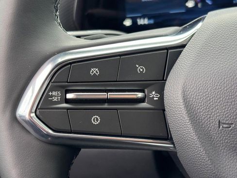 Used 2026 Chevrolet Equinox LT w/ Convenience Package II image 17