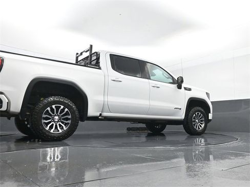 Used 2022 GMC Sierra 1500 AT4 image 26