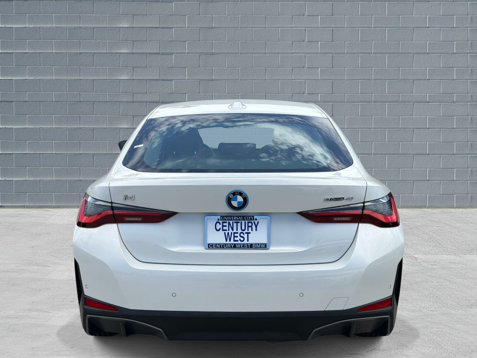 Used 2025 BMW i4 eDrive40 RWD image 4