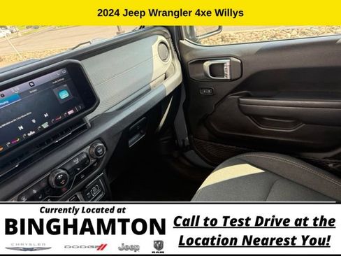 Used 2024 Jeep Wrangler Unlimited AWD/4WD image 17