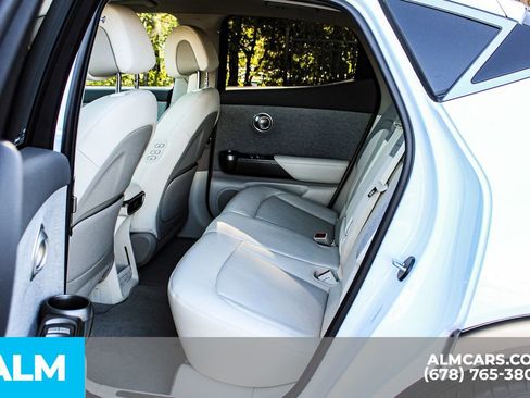 Used 2025 Genesis GV60 RWD image 18