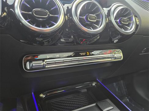 Used 2025 Mercedes-Benz GLA 250 4MATIC image 26