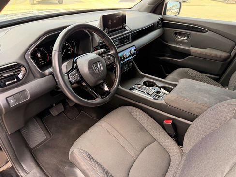 Certified 2023 Honda Pilot Sport image 12