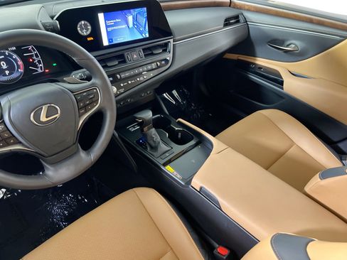 Used 2025 Lexus ES 350 w/ Premium Package FWD image 24