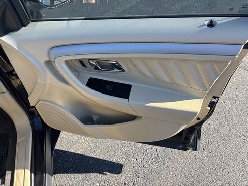 Used 2016 Ford Taurus SE image 26