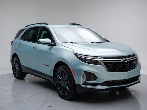 Used 2022 Chevrolet Equinox RS w/ LPO, Floor Liner Package image 10