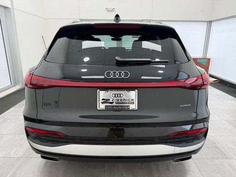 Certified 2025 Audi Q5 Premium w/ Convenience Package AWD/4WD image 3