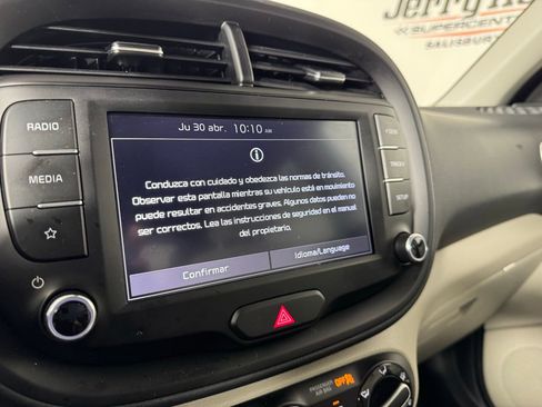 Used 2025 Kia Soul LX w/ LX Technology Package FWD image 12