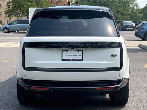 Used 2023 Land Rover Range Rover SE AWD/4WD image 4