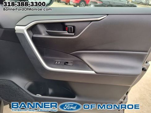 Used 2021 Toyota RAV4 LE image 23