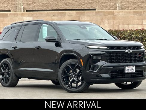 Used 2024 Chevrolet Traverse RS w/ LPO, Floor Liner Package image 2