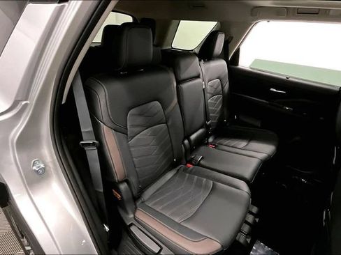New 2025 Nissan Pathfinder Platinum w/ Lighting Package (N93) AWD/4WD image 31