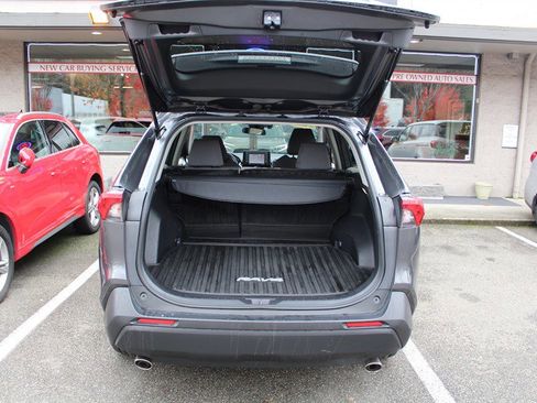 Used 2020 Toyota RAV4 XLE image 21