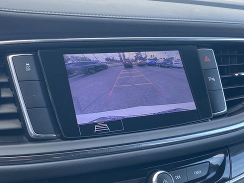Used 2020 Buick Enclave Essence image 22