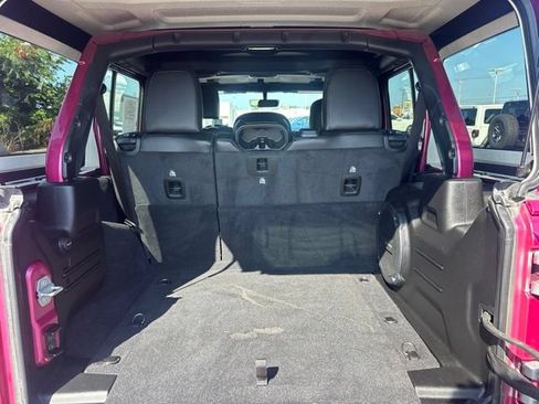 Used 2022 Jeep Wrangler Unlimited Sahara AWD/4WD image 26