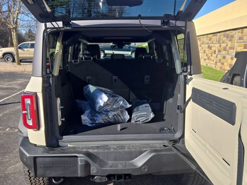 New 2026 Ford Bronco Outer Banks w/ Sasquatch Package image 16