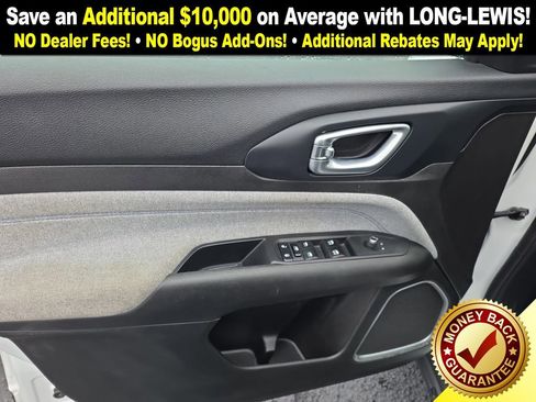 Used 2024 Jeep Compass Latitude image 16