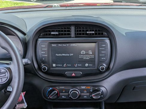 Used 2023 Kia Soul LX FWD image 18