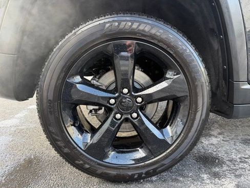 Used 2025 Jeep Grand Cherokee Altitude w/ Trailer Tow Package image 23