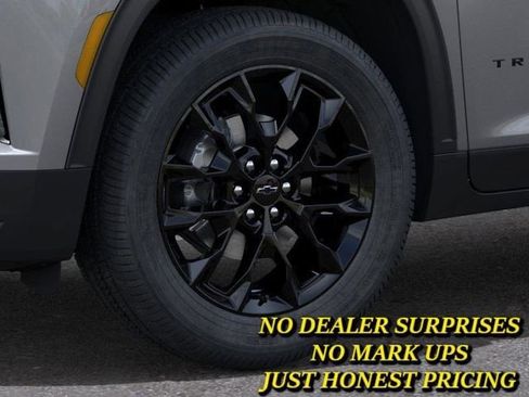 New 2026 Chevrolet Traverse LT image 9