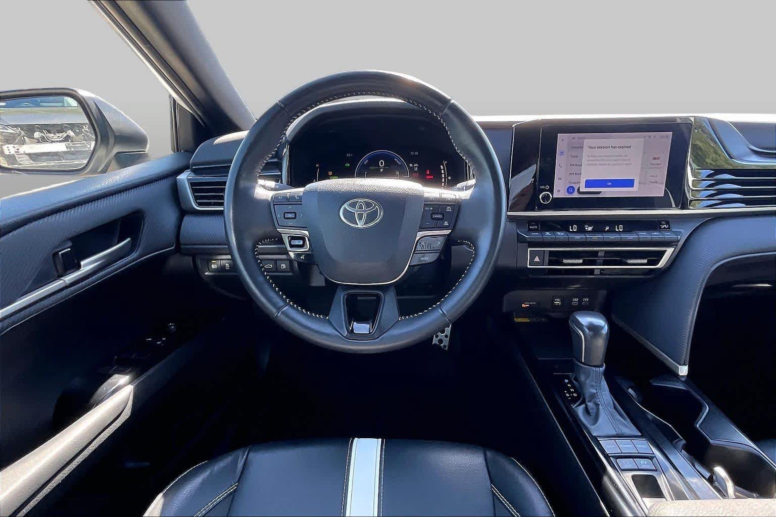 Used 2025 Toyota Camry SE FWD image 6