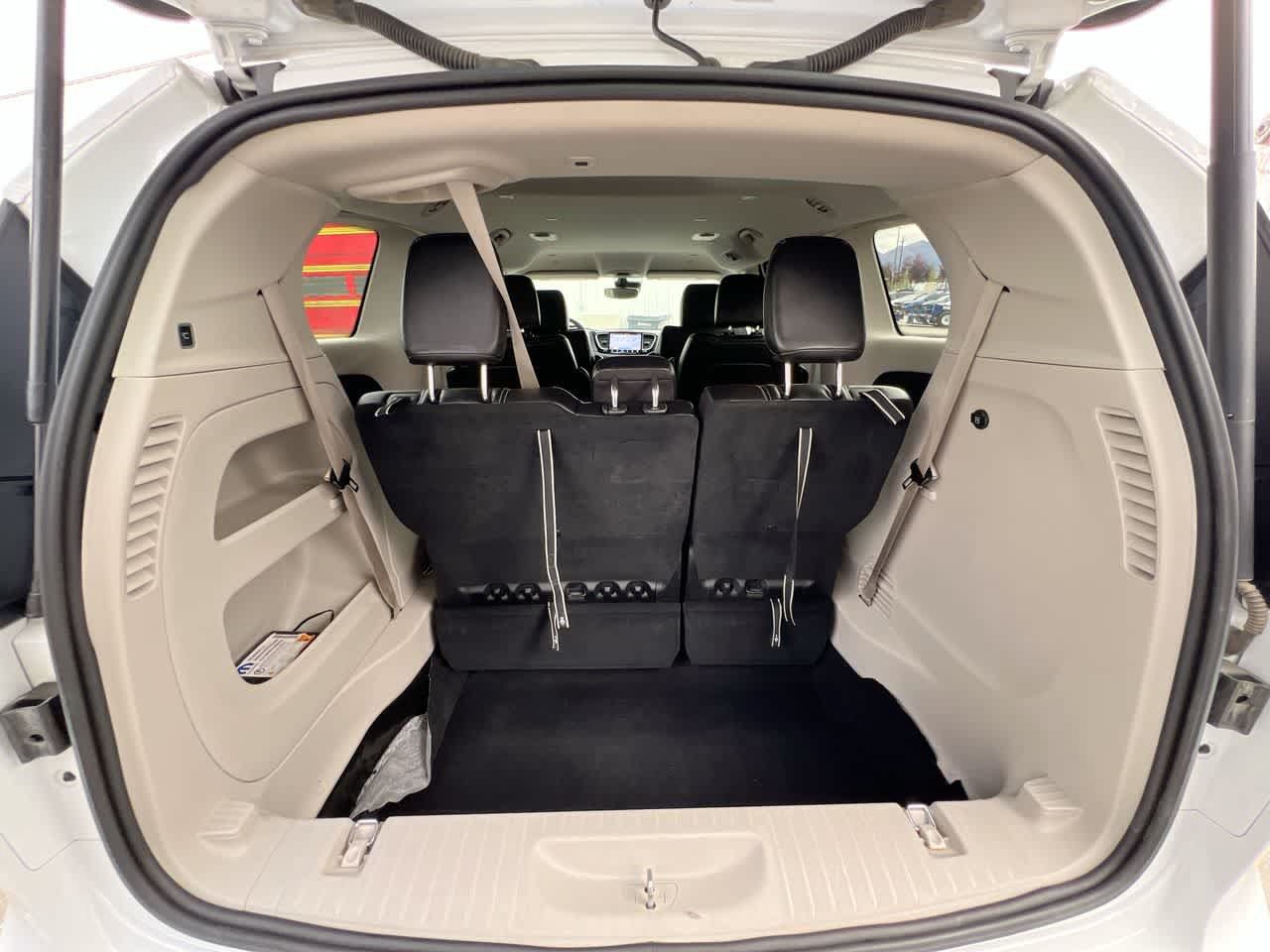 Used 2024 Chrysler Pacifica Touring-L FWD image 25
