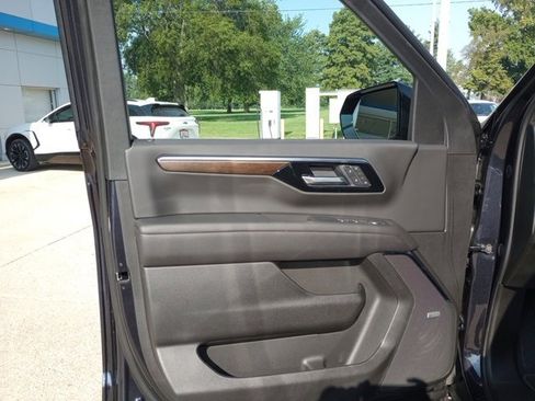 New 2025 Chevrolet Tahoe High Country image 9