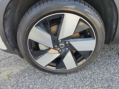 Certified 2024 Volvo XC40 Recharge Ultimate w/ Protection Package Premier AWD/4WD image 9