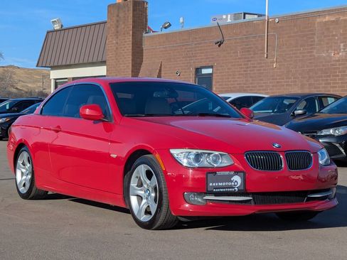 Used 2011 BMW 335i Convertible image 20